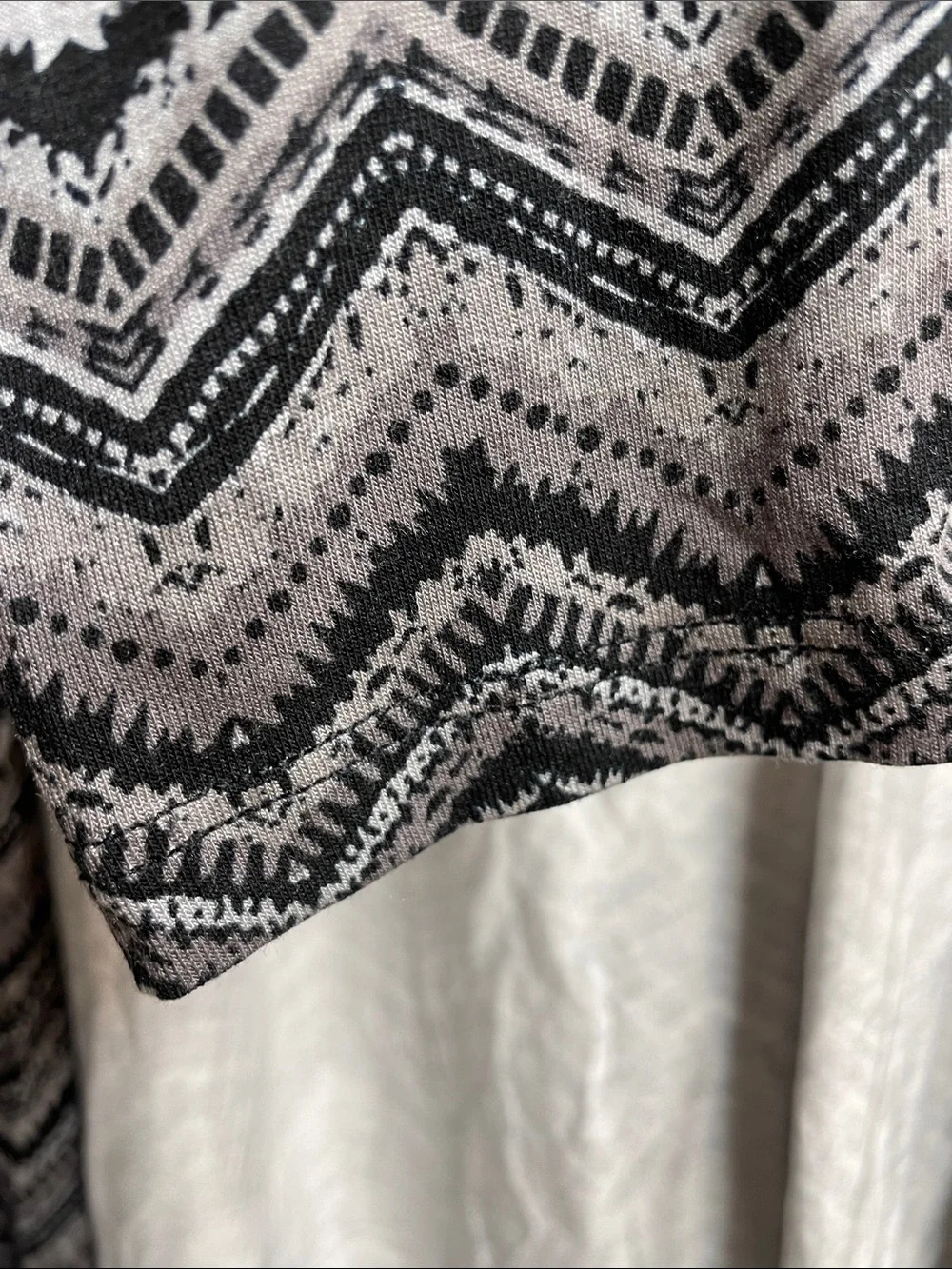 Lightweight Chevron Open-Front Cardigan - Black & Gray New With Tags size large